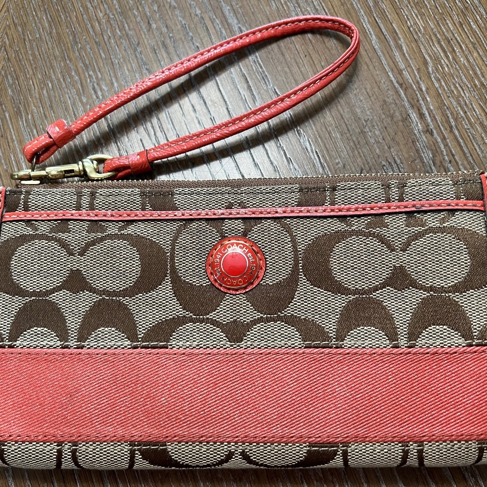 🛍Authentic COACH Signature Jacquard Stripe Wristlet $98🛍